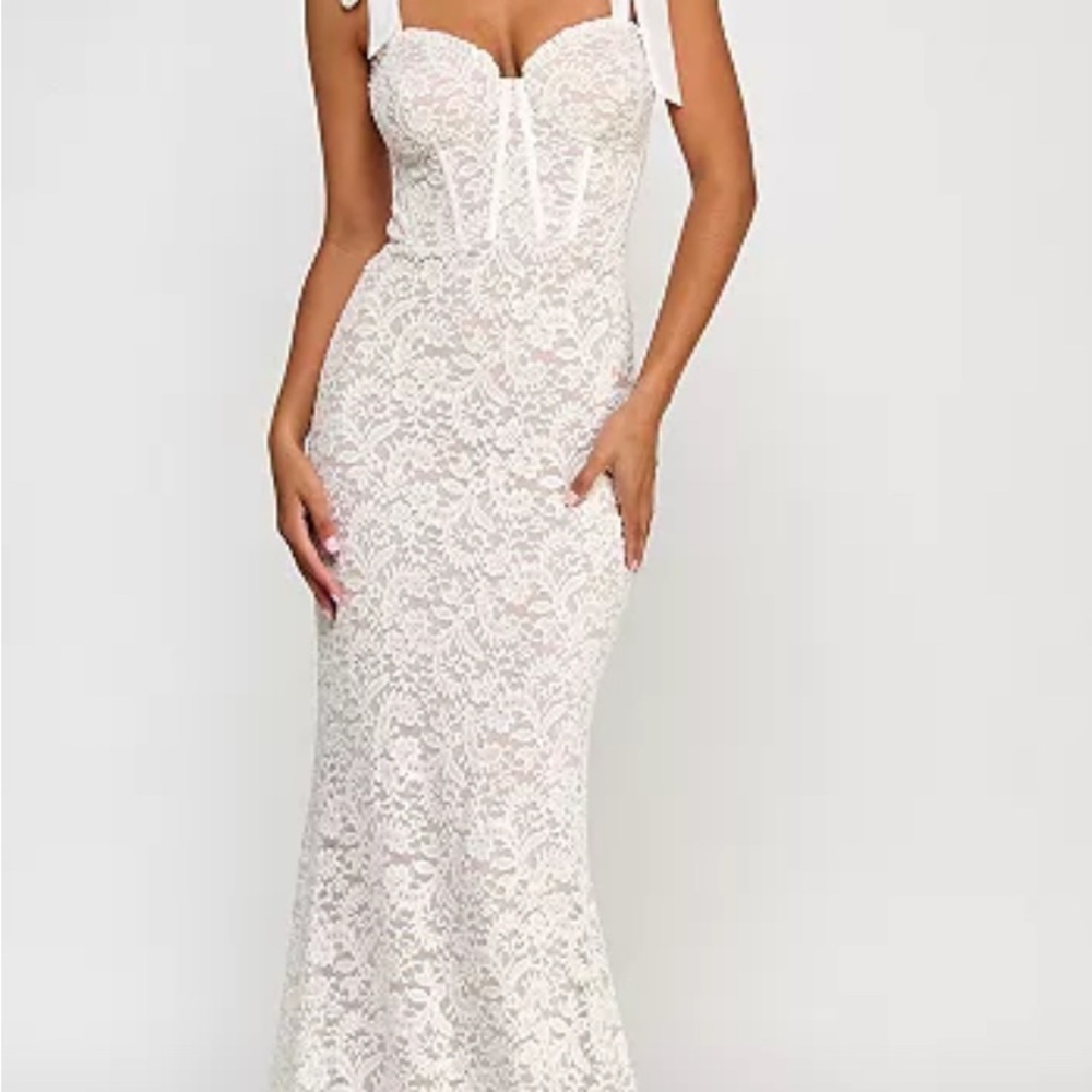 Elegant White Lace Dress